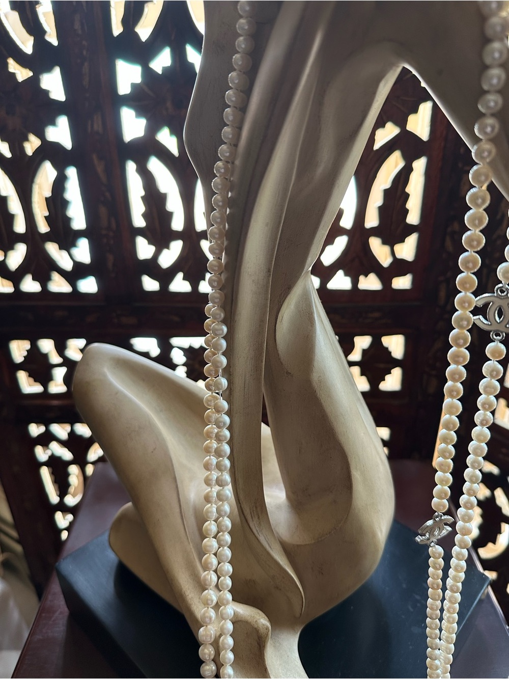 Classic White Pearl Strand Necklace - Elegant Women Jewelry